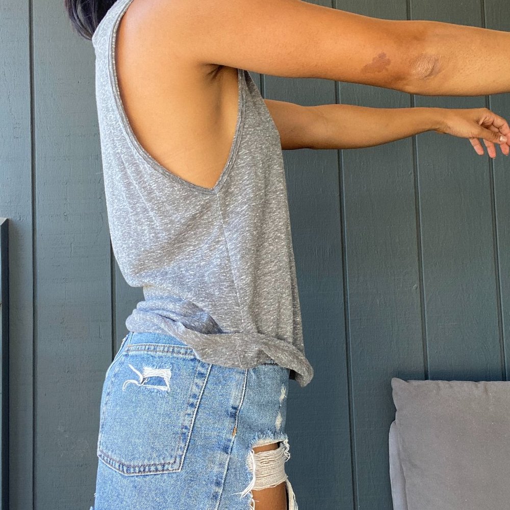 Gray Muscle Tee - Picture 3 of 4